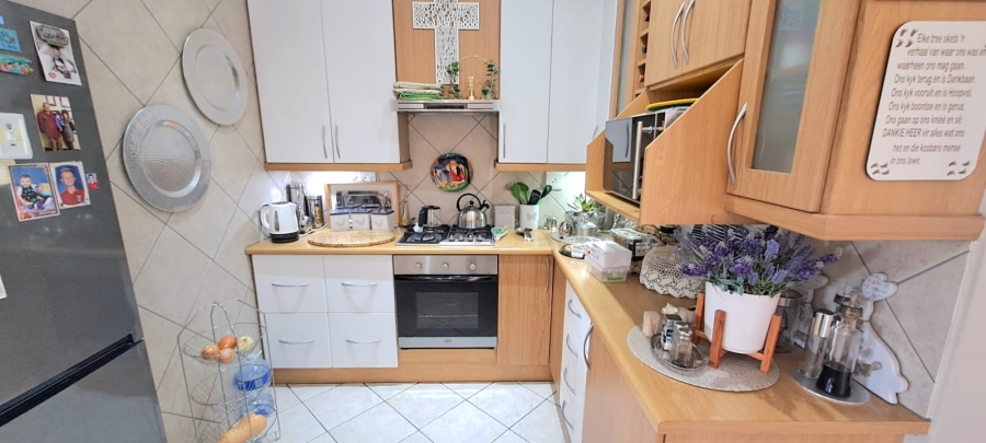 2 Bedroom Property for Sale in Three Rivers Proper Gauteng