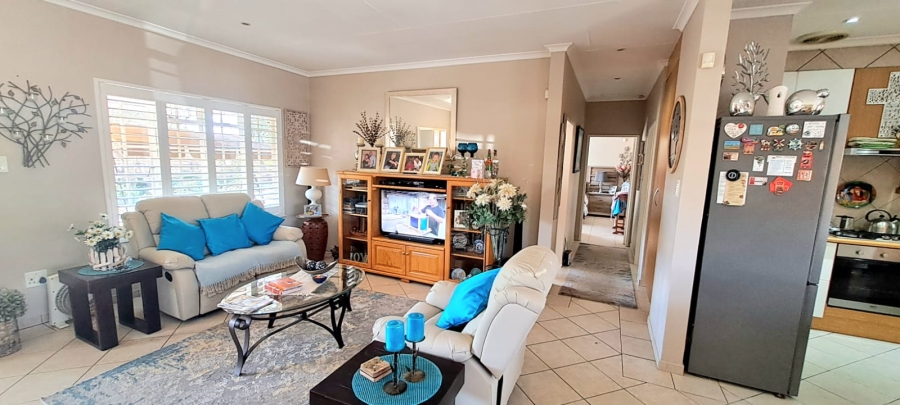 2 Bedroom Property for Sale in Three Rivers Proper Gauteng