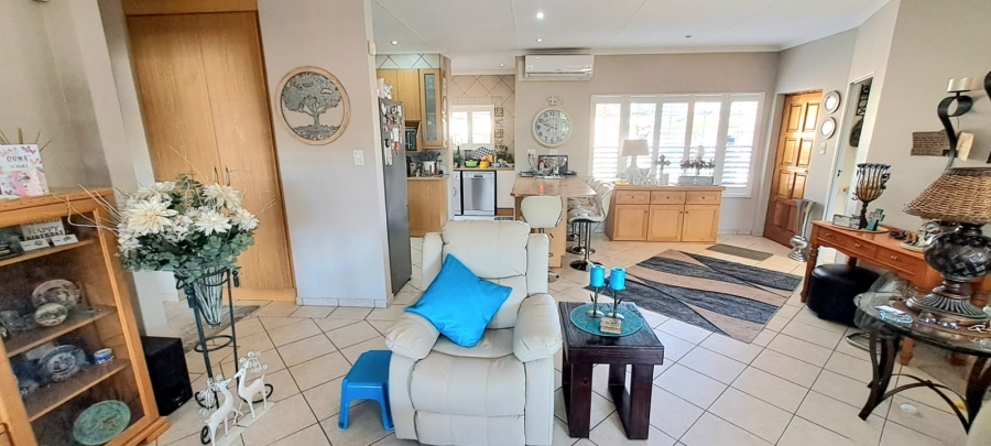 2 Bedroom Property for Sale in Three Rivers Proper Gauteng
