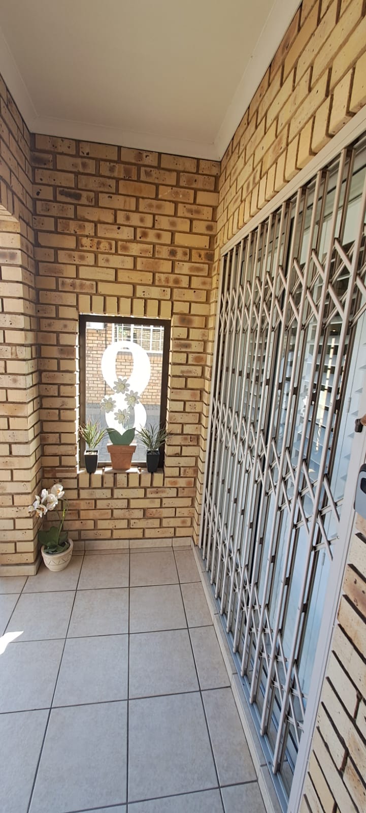 2 Bedroom Property for Sale in Three Rivers Proper Gauteng