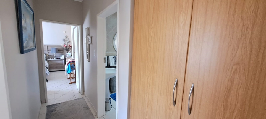 2 Bedroom Property for Sale in Three Rivers Proper Gauteng