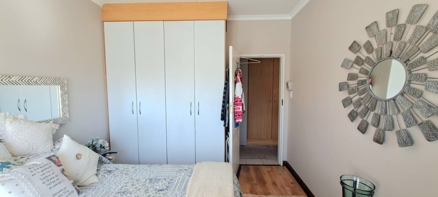 2 Bedroom Property for Sale in Three Rivers Proper Gauteng
