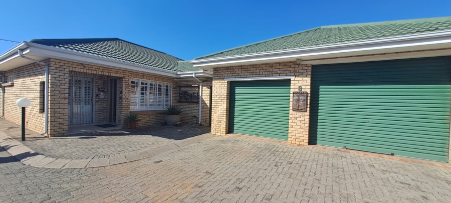 2 Bedroom Property for Sale in Three Rivers Proper Gauteng