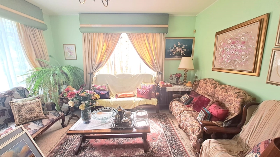 5 Bedroom Property for Sale in Three Rivers Proper Gauteng