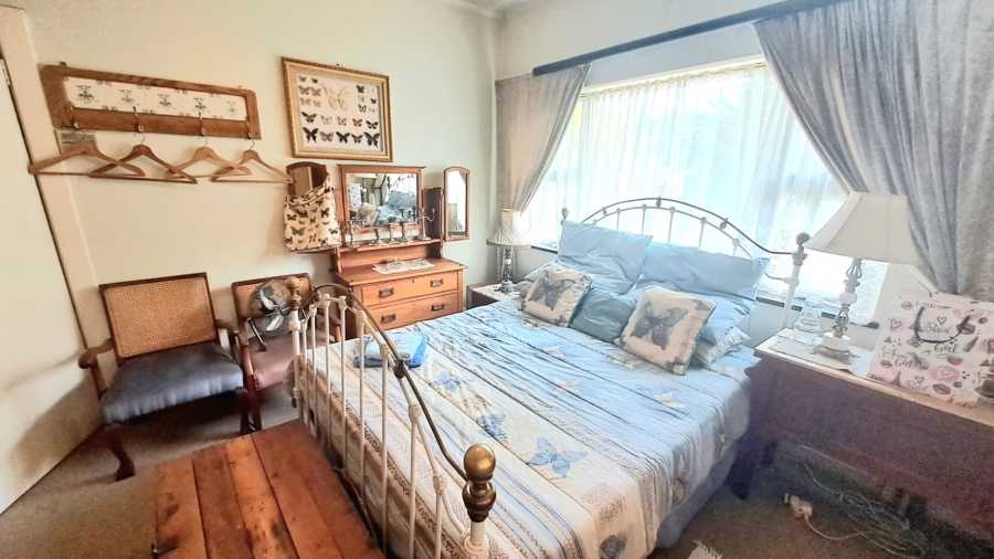 5 Bedroom Property for Sale in Three Rivers Proper Gauteng