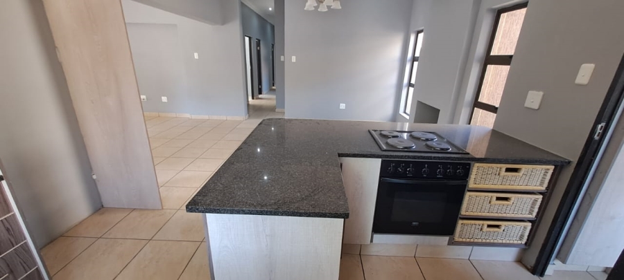 4 Bedroom Property for Sale in Three Rivers Proper Gauteng