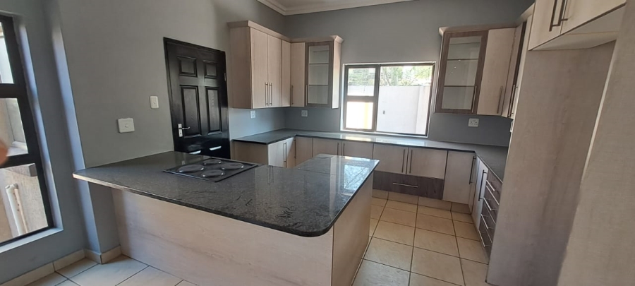 4 Bedroom Property for Sale in Three Rivers Proper Gauteng