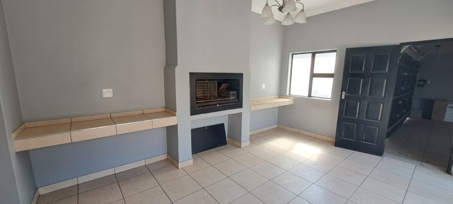 4 Bedroom Property for Sale in Three Rivers Proper Gauteng