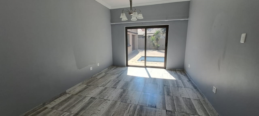4 Bedroom Property for Sale in Three Rivers Proper Gauteng