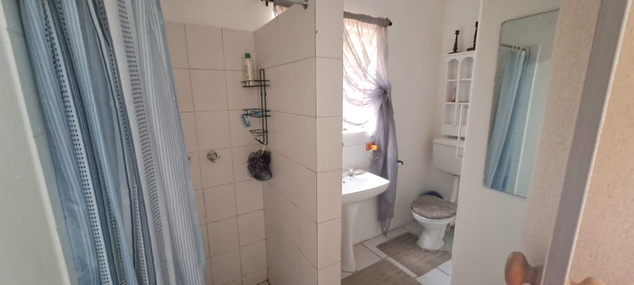4 Bedroom Property for Sale in Three Rivers Proper Gauteng