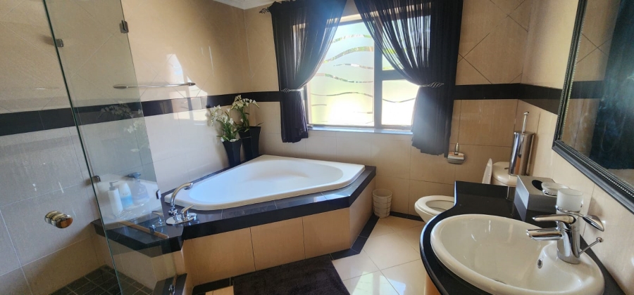 4 Bedroom Property for Sale in Northdene Gauteng