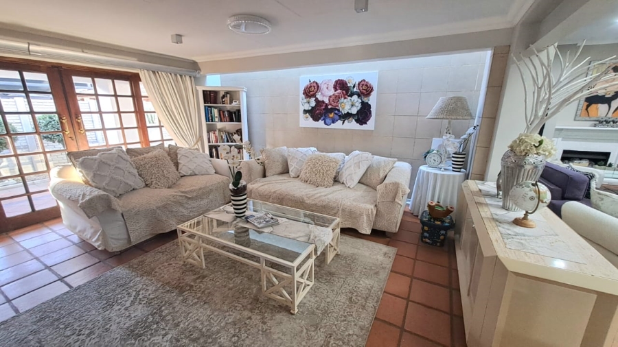 4 Bedroom Property for Sale in Three Rivers Proper Gauteng