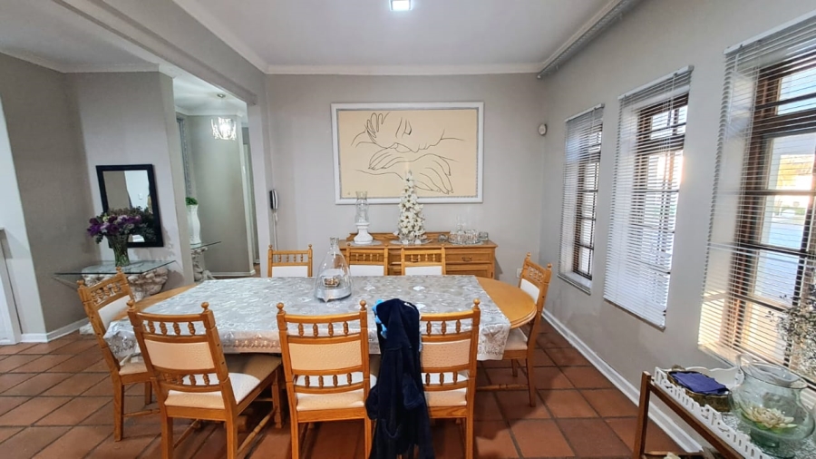 4 Bedroom Property for Sale in Three Rivers Proper Gauteng