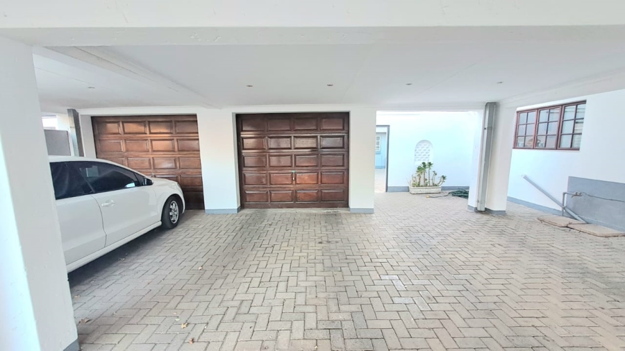 4 Bedroom Property for Sale in Three Rivers Proper Gauteng