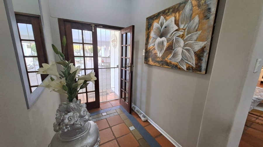 4 Bedroom Property for Sale in Three Rivers Proper Gauteng