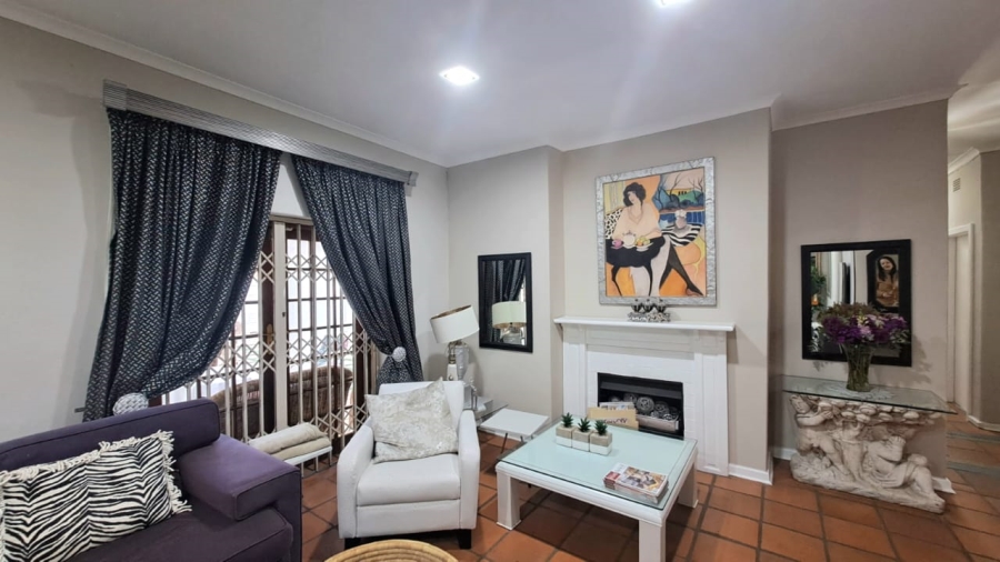 4 Bedroom Property for Sale in Three Rivers Proper Gauteng