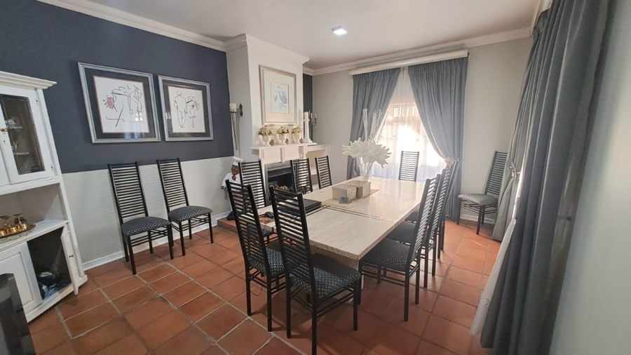 4 Bedroom Property for Sale in Three Rivers Proper Gauteng