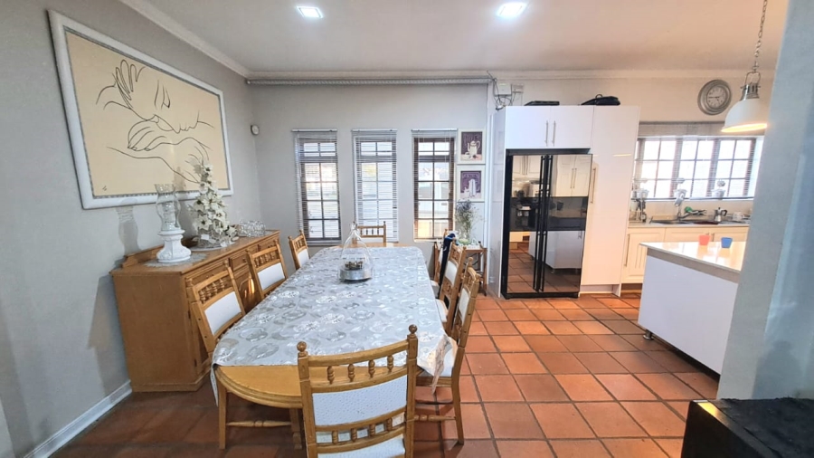4 Bedroom Property for Sale in Three Rivers Proper Gauteng
