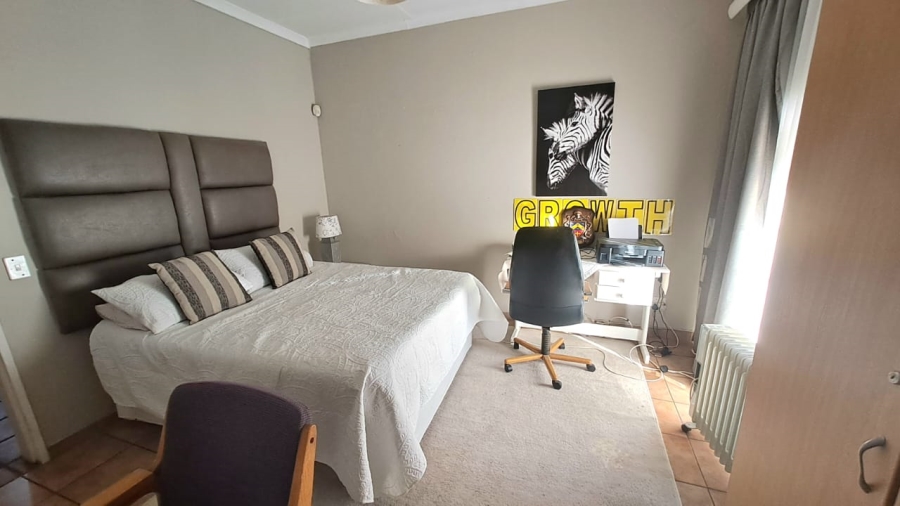 4 Bedroom Property for Sale in Three Rivers Proper Gauteng