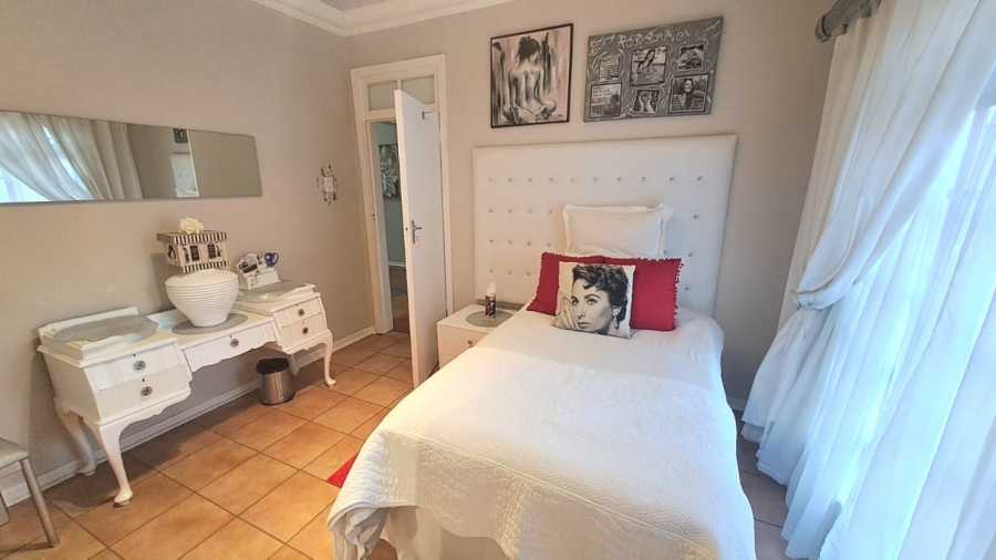4 Bedroom Property for Sale in Three Rivers Proper Gauteng