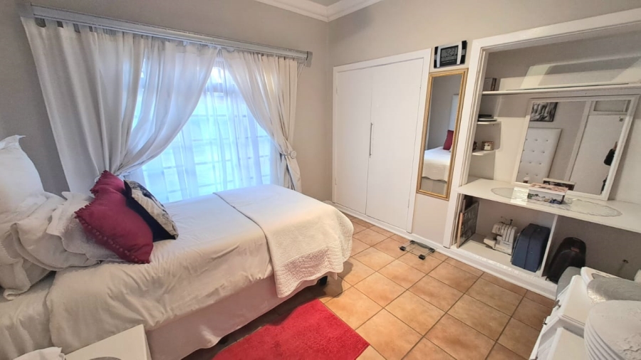 4 Bedroom Property for Sale in Three Rivers Proper Gauteng