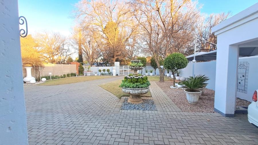 4 Bedroom Property for Sale in Three Rivers Proper Gauteng