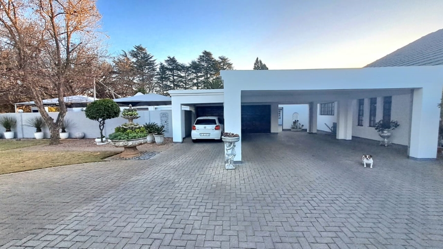 4 Bedroom Property for Sale in Three Rivers Proper Gauteng