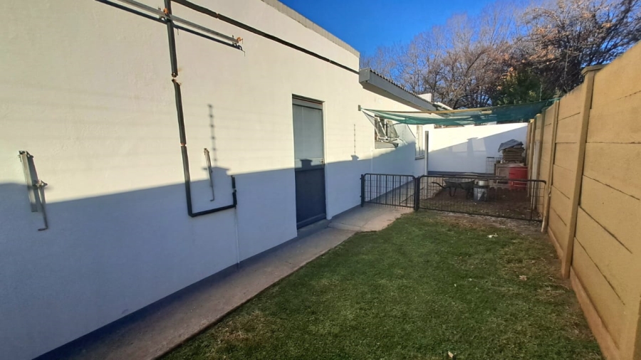 4 Bedroom Property for Sale in Three Rivers Proper Gauteng