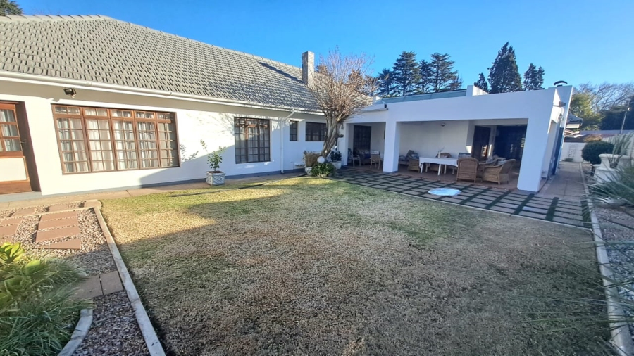 4 Bedroom Property for Sale in Three Rivers Proper Gauteng