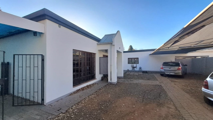 4 Bedroom Property for Sale in Three Rivers Proper Gauteng