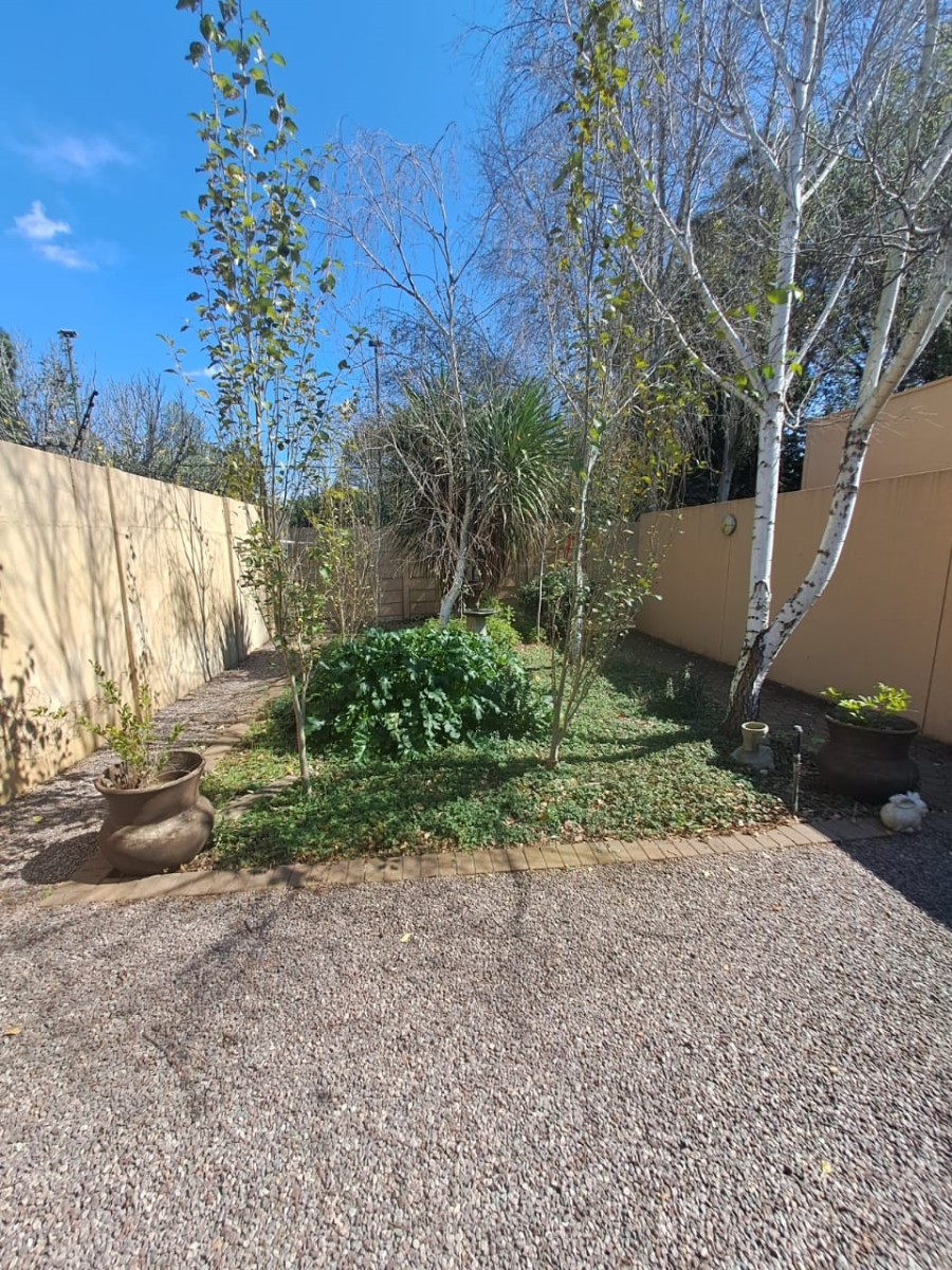 4 Bedroom Property for Sale in Three Rivers Proper Gauteng