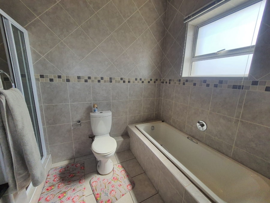 3 Bedroom Property for Sale in Riverspray Lifestyle Estate Gauteng