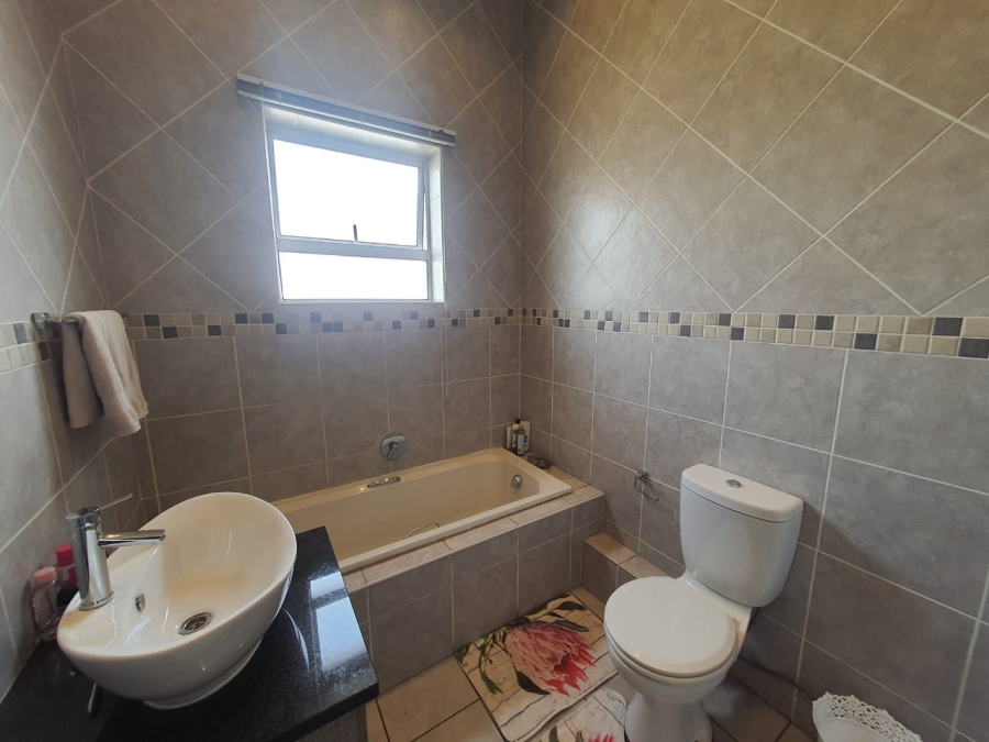 3 Bedroom Property for Sale in Riverspray Lifestyle Estate Gauteng