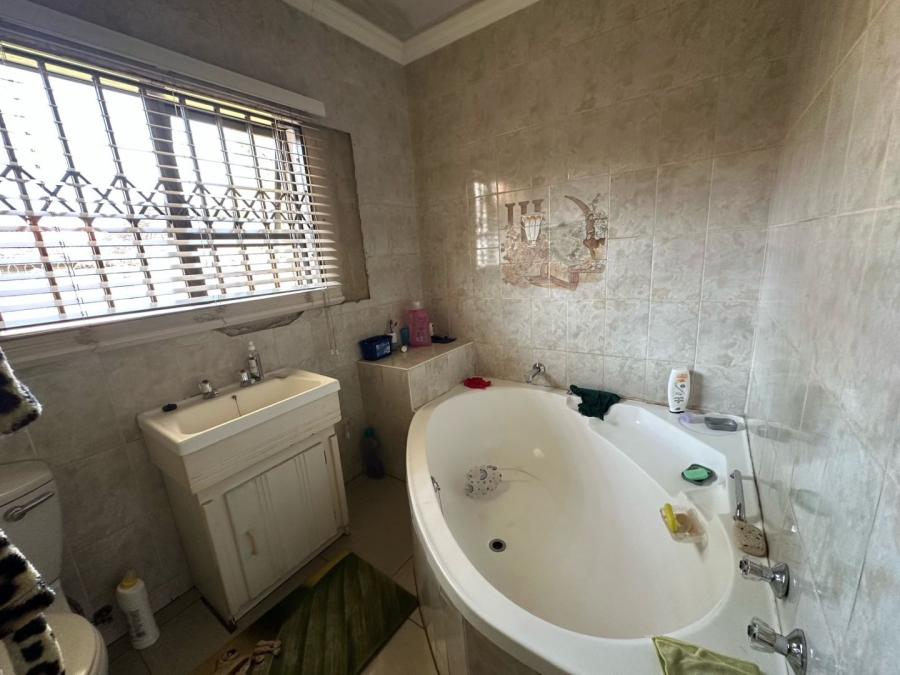 4 Bedroom Property for Sale in Waldrift Gauteng