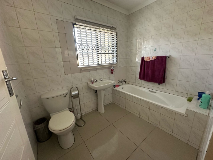 4 Bedroom Property for Sale in Waldrift Gauteng