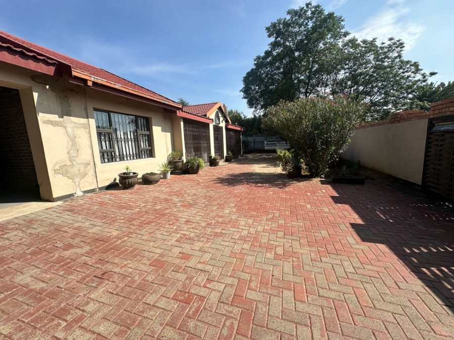 4 Bedroom Property for Sale in Waldrift Gauteng