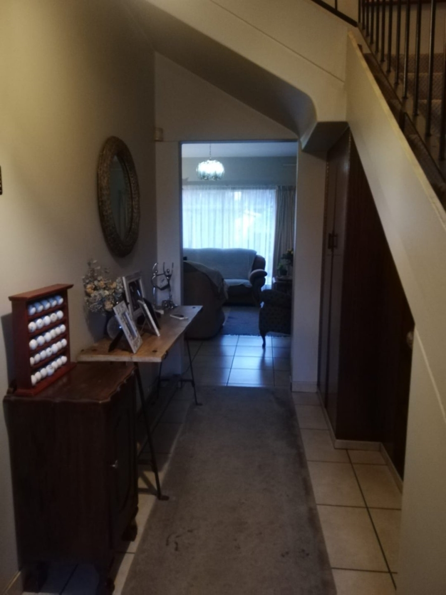 3 Bedroom Property for Sale in Three Rivers Proper Gauteng