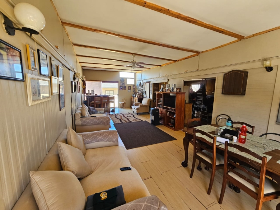 4 Bedroom Property for Sale in Lochvaal Gauteng