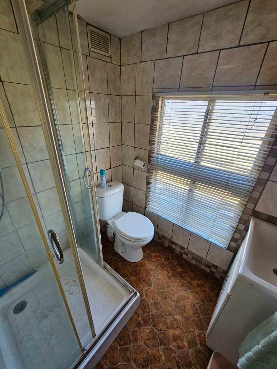 4 Bedroom Property for Sale in Lochvaal Gauteng