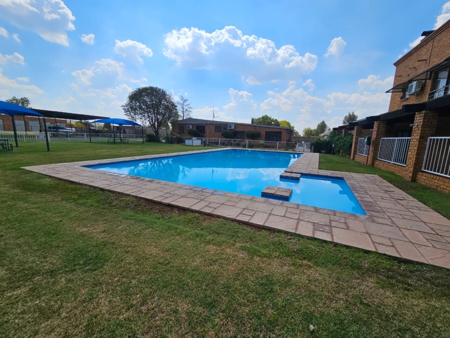4 Bedroom Property for Sale in Lochvaal Gauteng