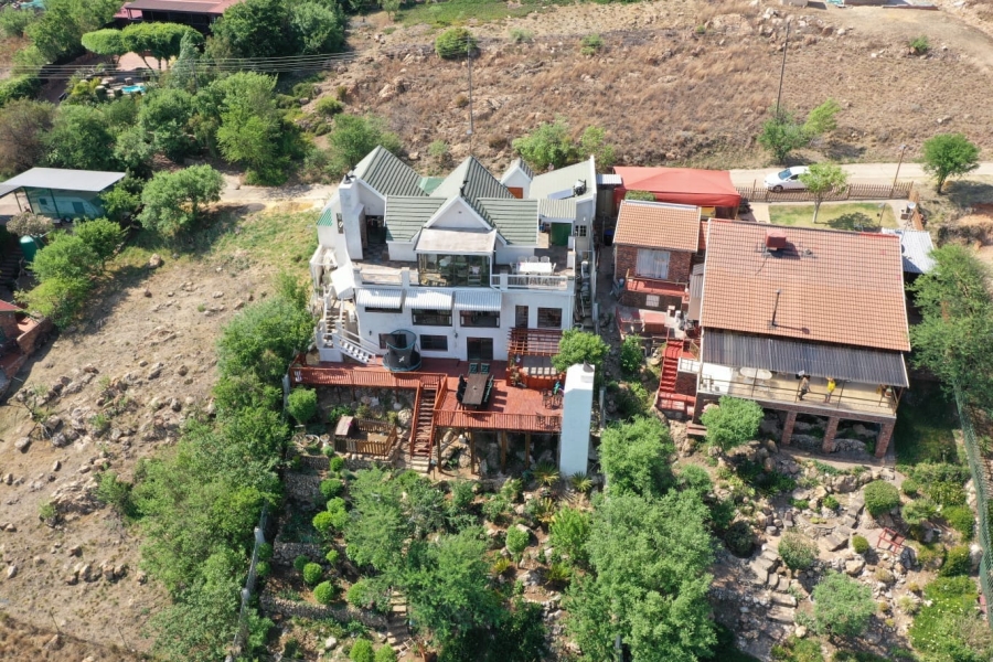 6 Bedroom Property for Sale in Vaaloewer Gauteng