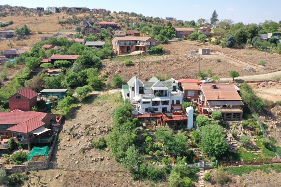 6 Bedroom Property for Sale in Vaaloewer Gauteng