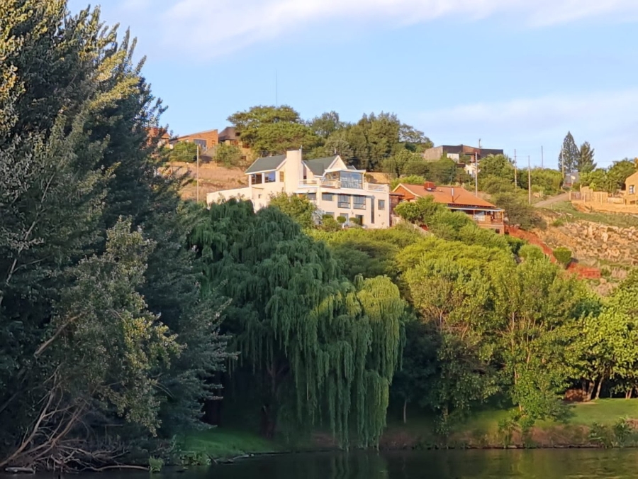 6 Bedroom Property for Sale in Vaaloewer Gauteng
