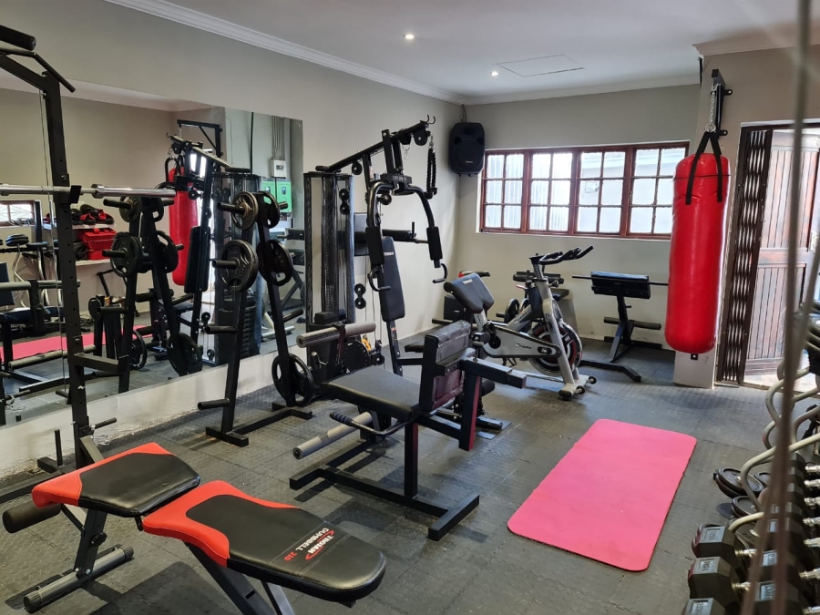 6 Bedroom Property for Sale in Vaaloewer Gauteng
