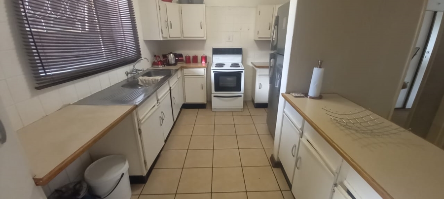2 Bedroom Property for Sale in Three Rivers Proper Gauteng