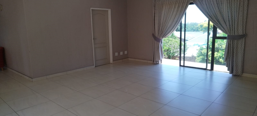 8 Bedroom Property for Sale in Three Rivers East Gauteng