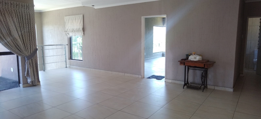 8 Bedroom Property for Sale in Three Rivers East Gauteng