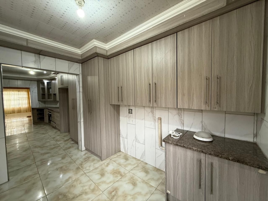 5 Bedroom Property for Sale in Waldrift Gauteng