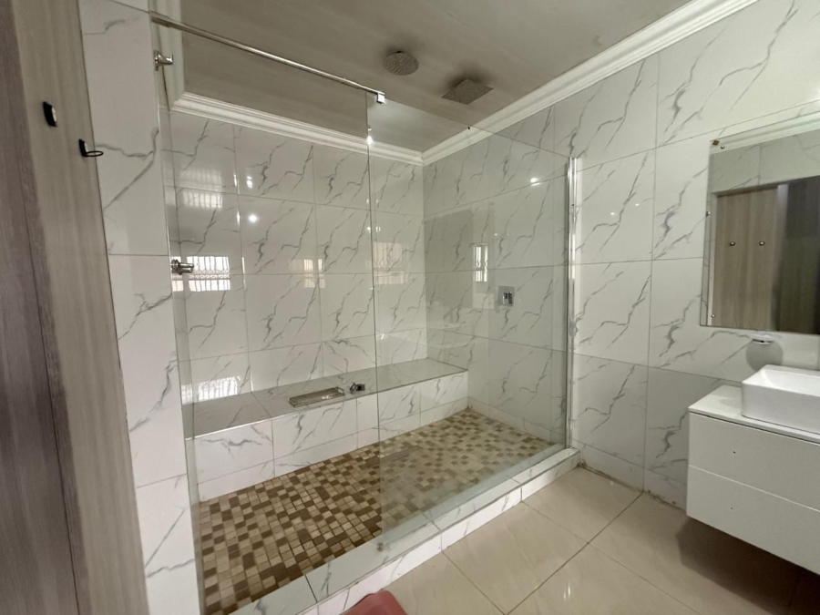 5 Bedroom Property for Sale in Waldrift Gauteng