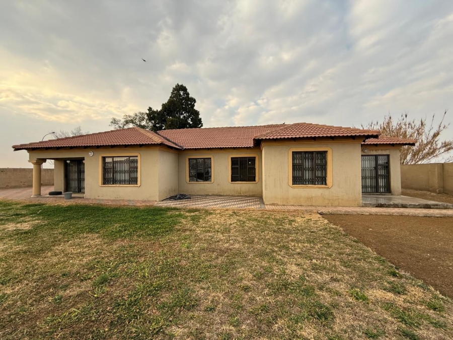 5 Bedroom Property for Sale in Waldrift Gauteng